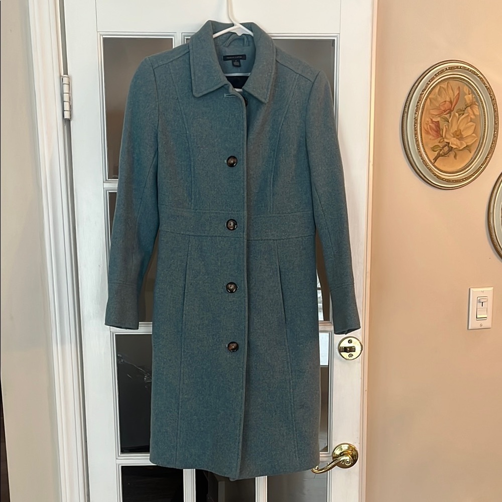 Classic Blue Trench Coat with Notched Lapel and Tailored Fit